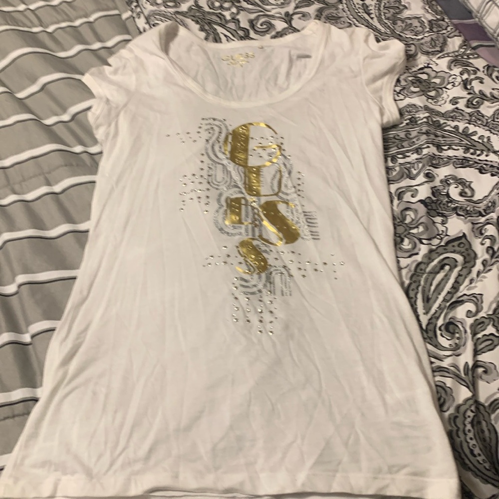 Guess T Shirt - Never worn $10